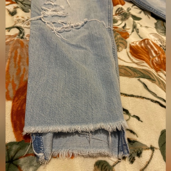 Women’s Abercrombie & Fitch high rise mom jeans signature collection - Picture 4 of 11